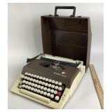 Vintage Royal Safari Portable Manual Typewriter w/