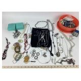 Costume Jewelry: Pearl like necklaces, Alice clip