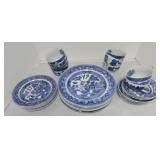 English and Japan lot of Blue Willow, various