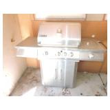 Jenn-Air stainless stell LP gas grill