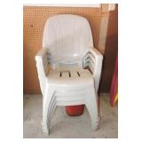 Set of 4 stacking chairs