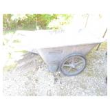 Rubbermaid yard cart