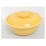 Kitchen Kraft 9" casserole, yellow