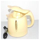 Fiesta Post 86 juicer, yellow