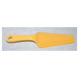 Kitchen Kraft cake server, yellow