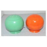 Kitchen Kraft pair of range shakers, 1 red,
