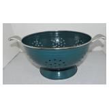 Fiesta Post 86 metal colander, juniper