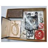 Tray of jewelry including Bakelite