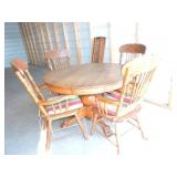 Round Oak claw foot dining table (45') with