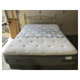 Sealy Posturepedic queen size bed