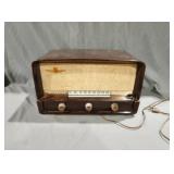 Montgomery Ward Airline Tube Radio