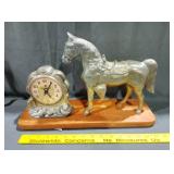Master caster horse decorative mantle clock
