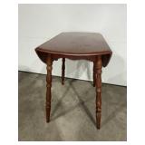 Drop leaf table