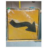 Curving arrow street sign 30x30