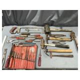 Tooling lot hand saw, hammers, chisels, screw