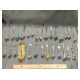 Souvenir spoon collection 29 spoon lot