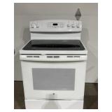 GE 30ï¿½ Free Standing Electric Range w/ Glass