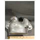 Vintage chicken pound cake mold