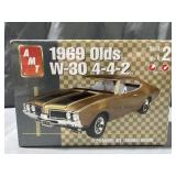 AMT ERTL 1:25 Model Kit ï¿½79 Olds W-30 4-4-2