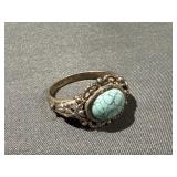 .925 Sterling Silver Ring w/ Turquoise Center