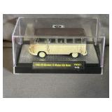 M2 Machines 1958 Volkswagen Microbus 15 Window