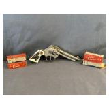 Hubley Texan Jr Cap Gun & Ammunition *Gun