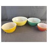 (4) Pyrex Nesting Mixing Bowl Set ï¿½Primary