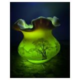 Fenton Burmese Crimped Uranium Vase 4ï¿½