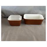(2) Pyrex Dark Brown Refrigerator Dishes