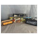 (5) HO Athearn Train Wooden Train Cars