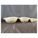 (3) Pyrex Homestead Cinderella Mixing Bowls