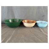 (3) Pyrex Nesting Mixing Bowls Green, Peach, Blue