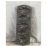 Lodge Cast Iron Fish-Shaped Cornbread Pan 5PP2