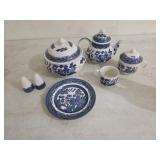 Churchill Made in England 12 person set, Serving