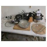 Kitchen Lot: Pots, Pans, Knife set, Glass