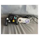 (2) Nintendo Controllers Nintendo GameCube &