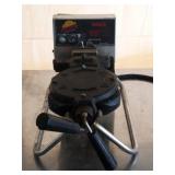 Baker golden malted industrial waffle maker