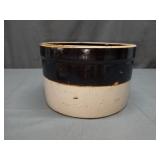 7.25 x 4.75 in unmarked crock