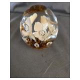 Joe Rice Cream Trumpet Flowers over Amber Base
