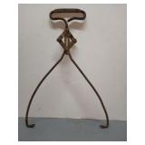 Lansing pure ice co . Ice tongs