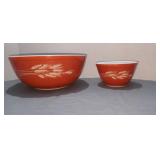 Two Pyrex mixing bowls Autumn harvest wheat