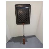 Vtg open fire popcorn popper