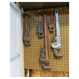 Pipe wrenches