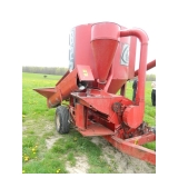 Farm Hand 822 grinder mixer w/ hyd. auger