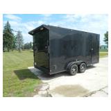 Enclosed toy hauler