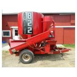 Farmhand 822 grinder mixer