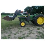 Johhn Deere tractor with Allied 580 loader