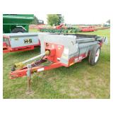 New Idea 3709 manure spreader