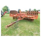 Tandom disc harrow w/ haydraulic folding arms