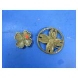 BRASS 4 LEAF CLOVER & VA METAL CRAFTER TRIVET